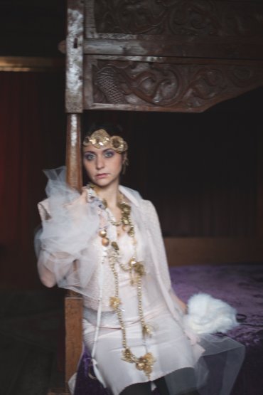 or_-_collier_haute-couture_et_sautoir_lily.jpg